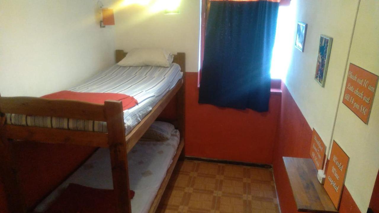 campo base youth hostel Mendoza Exterior foto